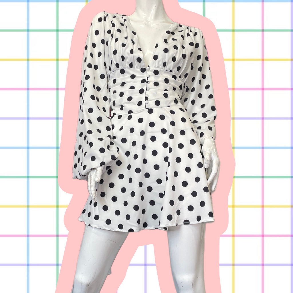 Vestido Lunares Manga Larga – Corte Favorecedor