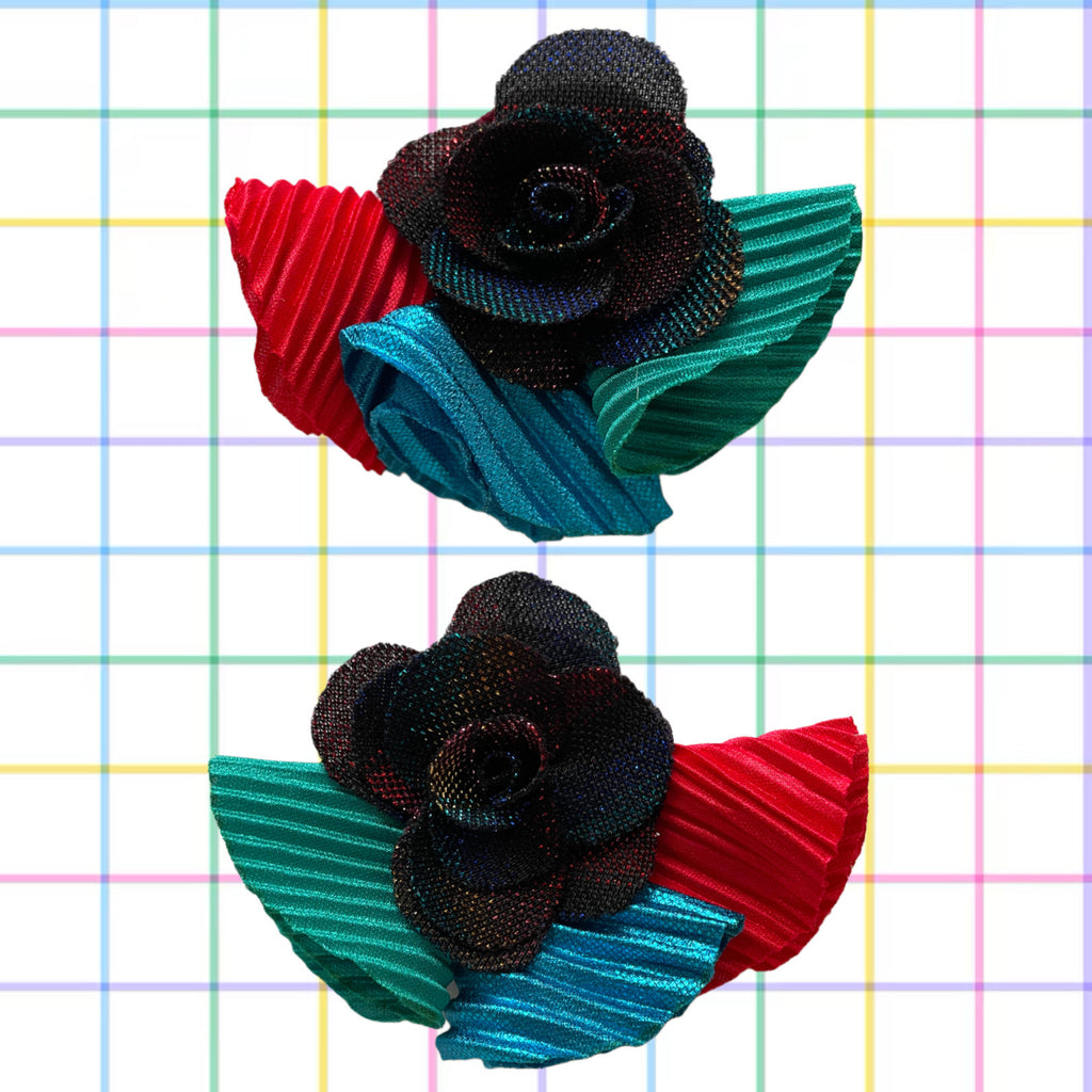 Maxi Aretes Sustentables – Flor Negra Iridiscente